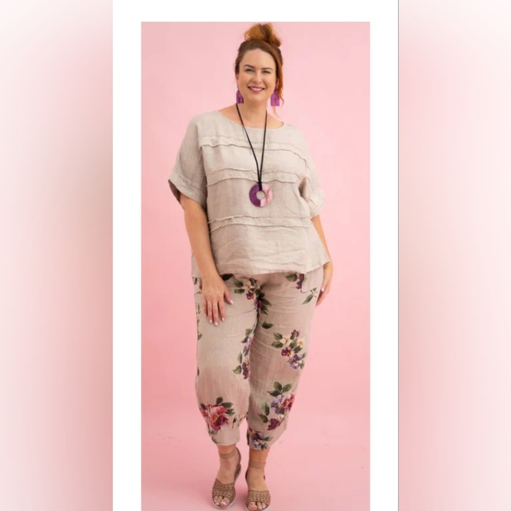 Bella Amore Cream and Pink Straight Leg Pants waist 15 stretch to 19 / inseam 25